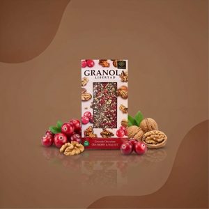Шоколад Libertad Granola молочный с клюквой и грецким орехом 80 г